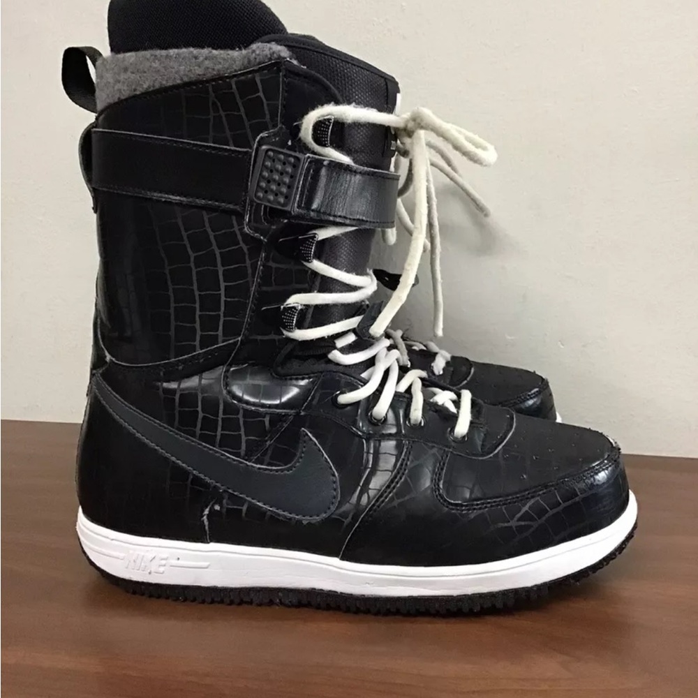 Nike Black Snowboard Boots